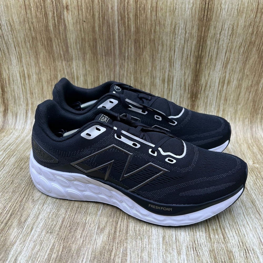 New Balance Fresh Foam 680v8 Women's Size 11 B Running Shoes Black White W680LK8